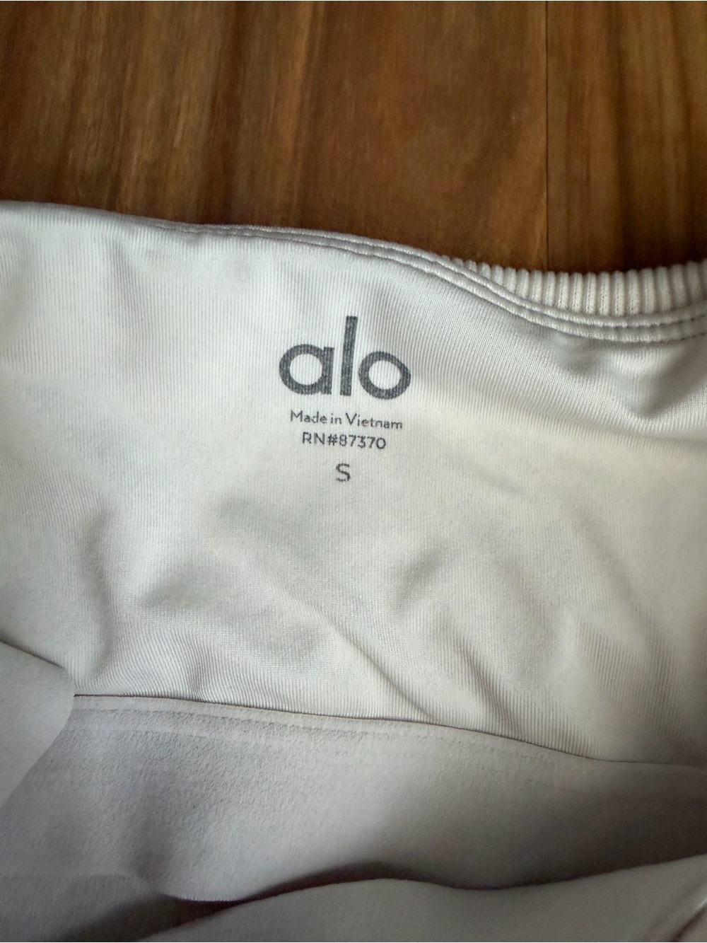 ALO Yoga Cream-White Logo Detail Active Top and Skirt (set!) - Picture 3 of 4